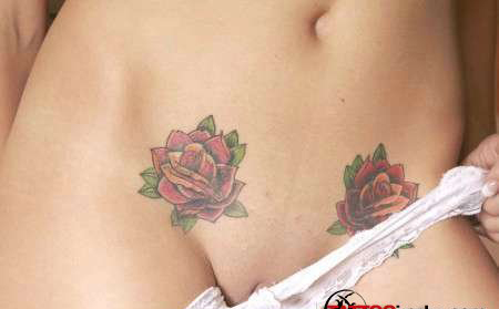 Интимные татуировки - Розы