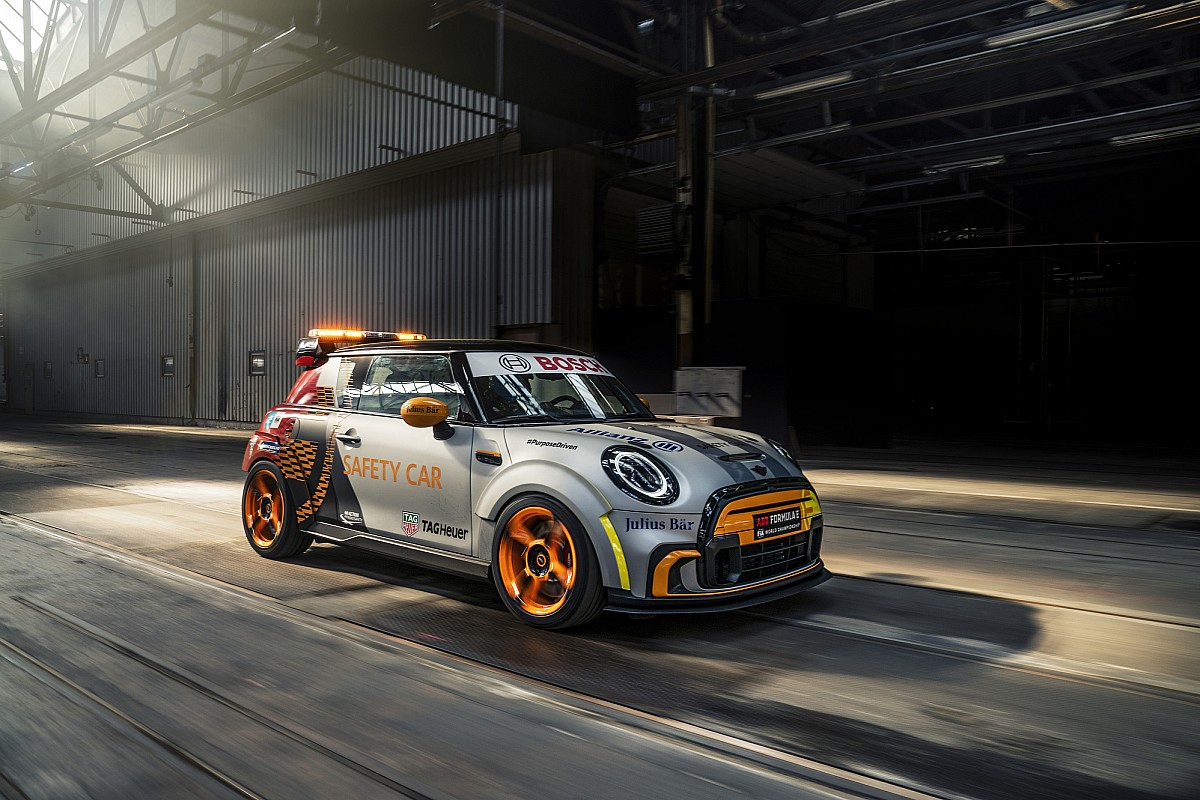 MINI Electric Pacesetter, вдохновленный JCW MINI Electric Pacesetter, вдохновленный JCW